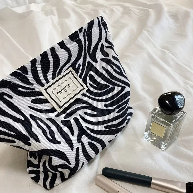 Women'S Cosmetic Bag Corduroy Flower Lipsticks Makeup Bag Korean Student Pencil Case Travel Makeup Brushes Bag Neceser Organizer