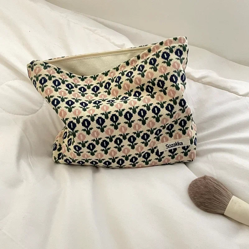 Women'S Cosmetic Bag Corduroy Flower Lipsticks Makeup Bag Korean Student Pencil Case Travel Makeup Brushes Bag Neceser Organizer